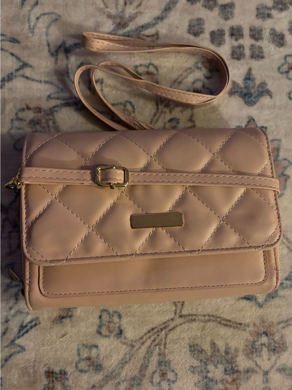 Quilted Crossbody Wallet in Dusty Pink with Gold Accent